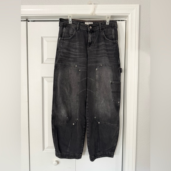 We The Free Loren High Rise Carpenter Barrel faded black jeans Free People - Picture 2 of 5